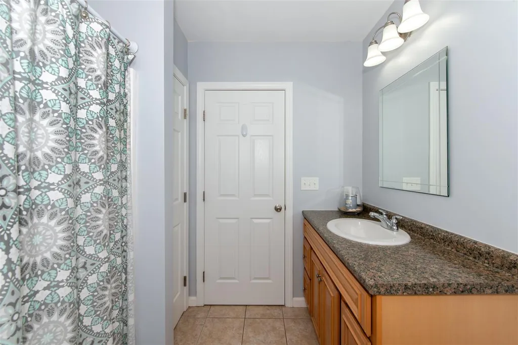 27 Seavey Brook Lane Rochester NH 03867
