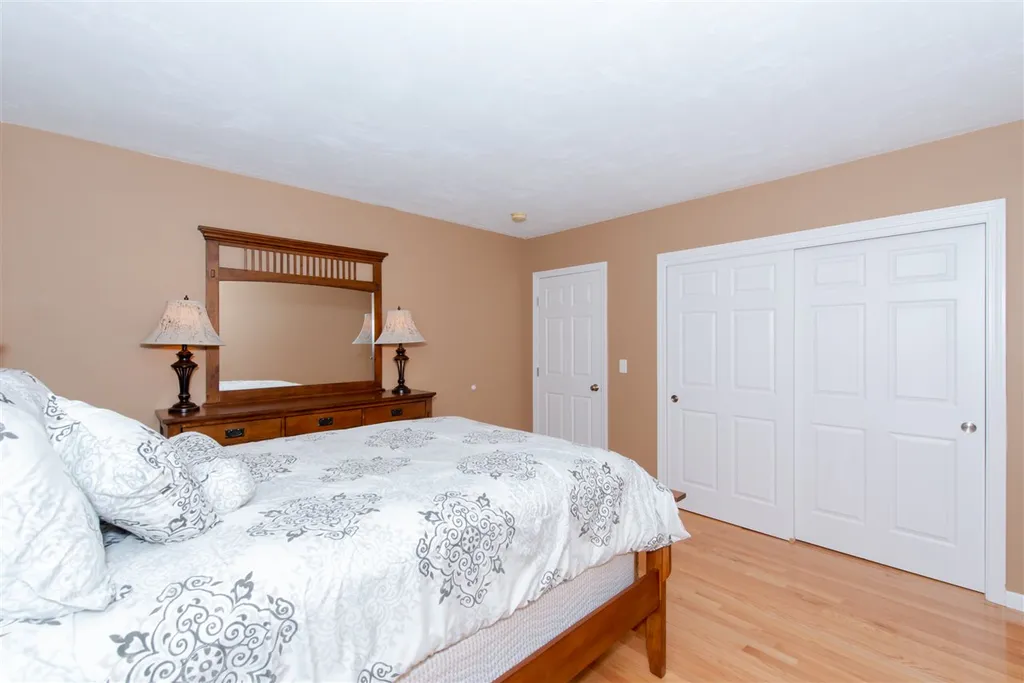 27 Seavey Brook Lane Rochester NH 03867