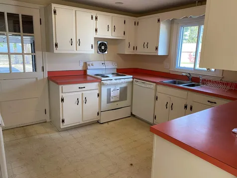 16 Stevens Road North Hampton NH 03862