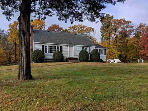 11 Woodlawn Avenue Atkinson NH 03811