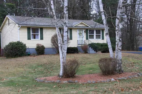 13 Birch Street Litchfield NH 03052