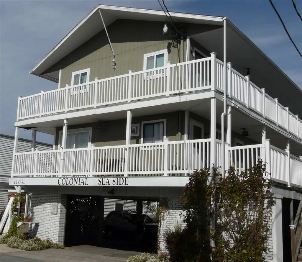 12 G Street Hampton NH 03842