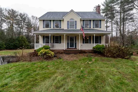 17 Kathryns Way Sandown NH 03873