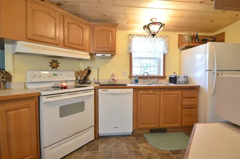 11 Greenwood Street Salem NH 03079