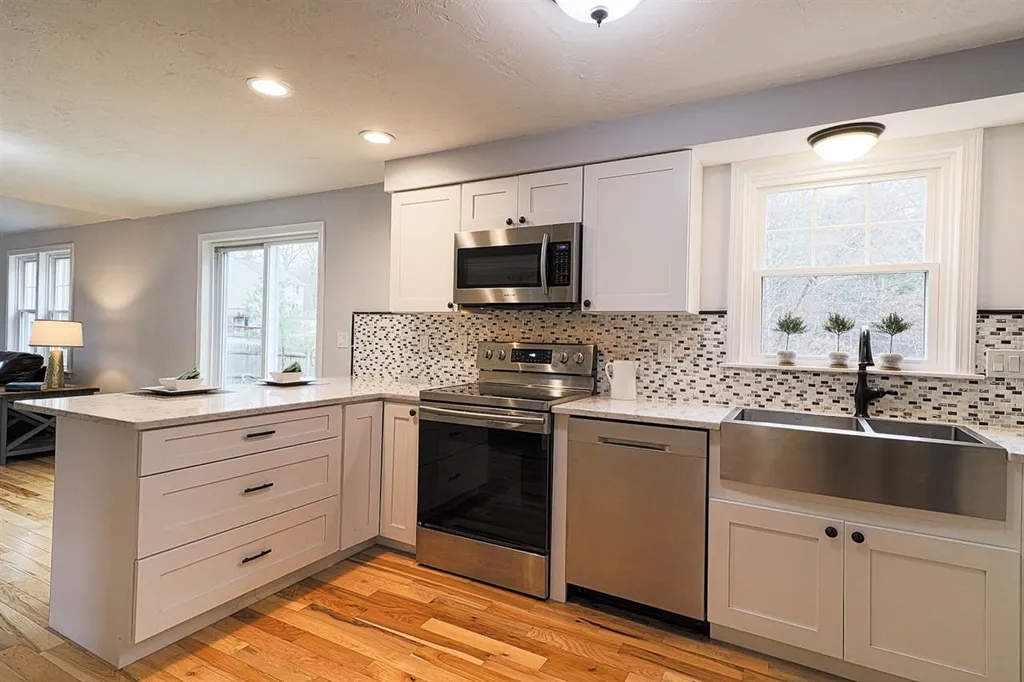 11 Chatfield Drive Litchfield NH 03052