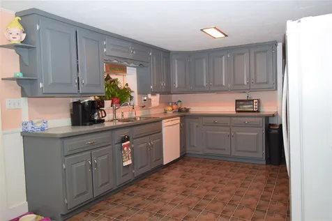 90 Main Street Kingston NH 03848
