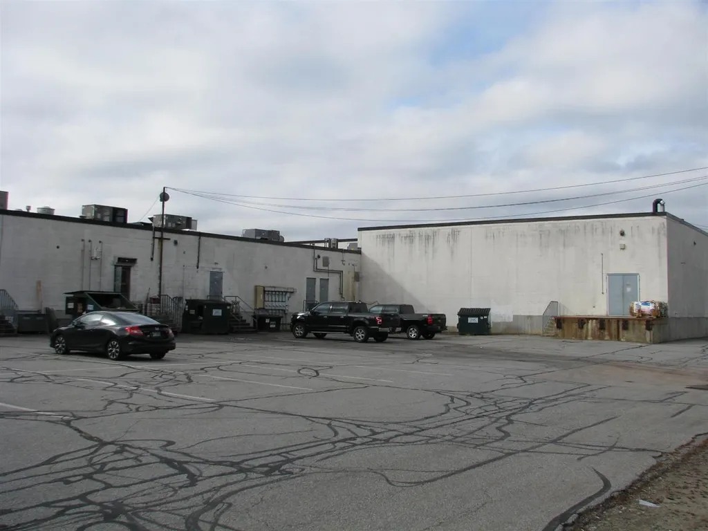 586 Nashua Street Milford NH 03055