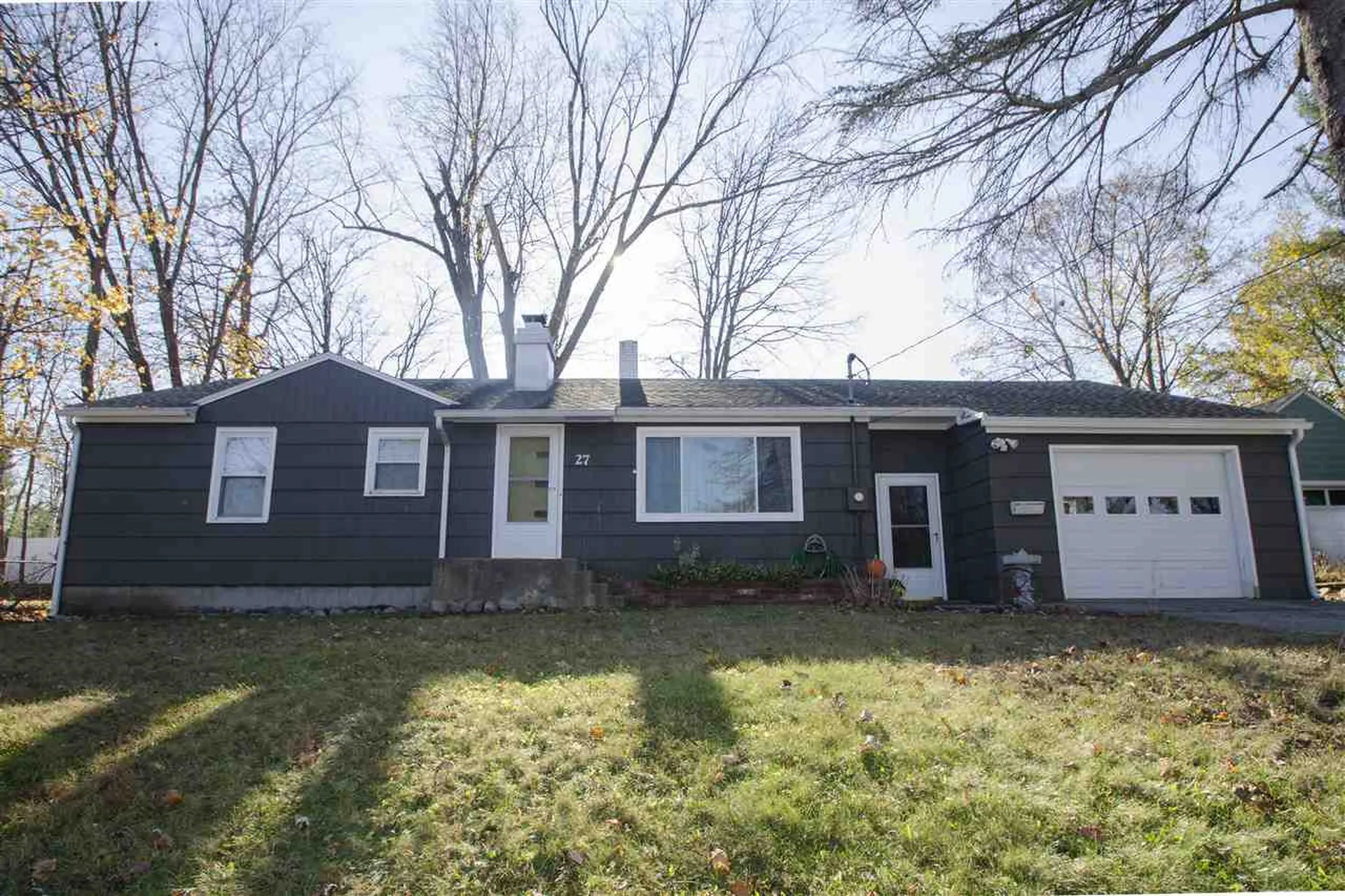 27 Dodge Street Nashua NH 03064