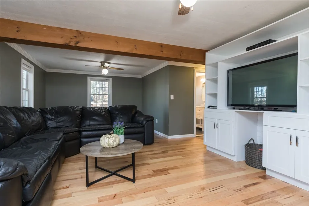 9 Walnut Hill Drive Raymond NH 03077