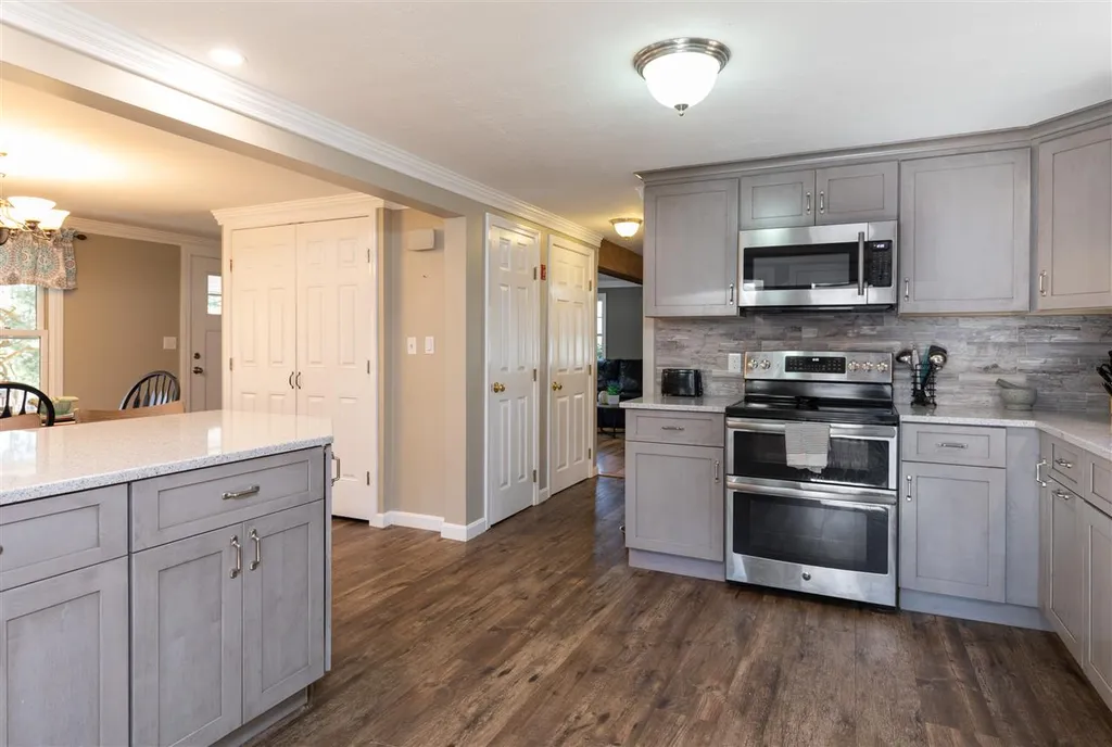 9 Walnut Hill Drive Raymond NH 03077