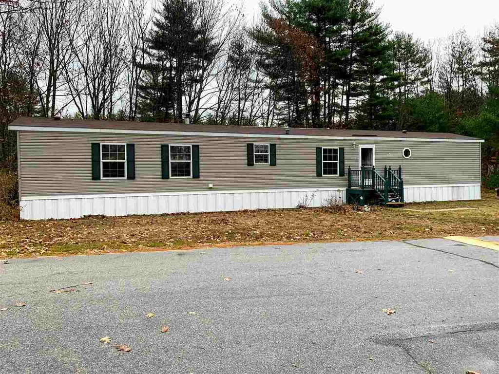 17 Hubbard Road Deering NH 03244