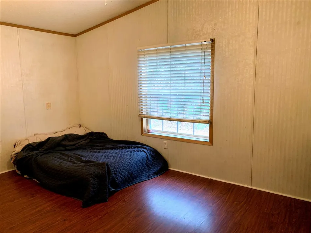 17 Hubbard Road Deering NH 03244
