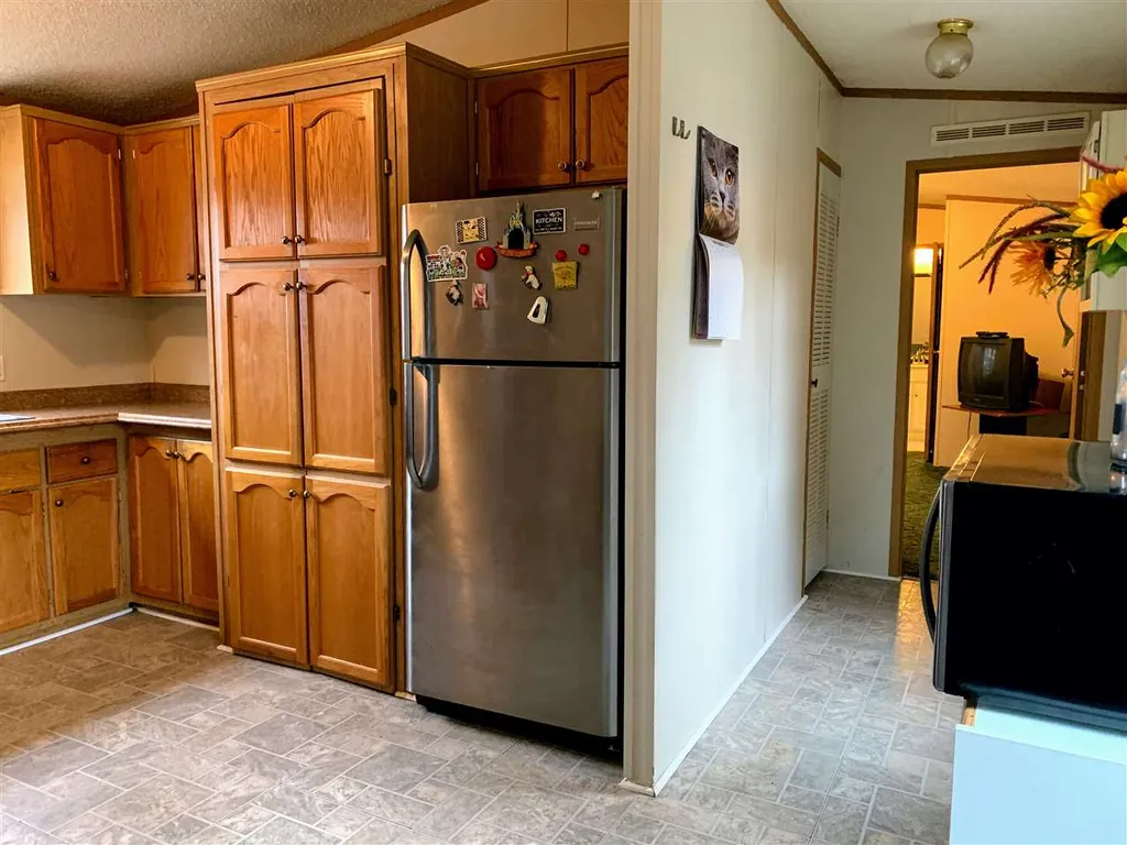 17 Hubbard Road Deering NH 03244