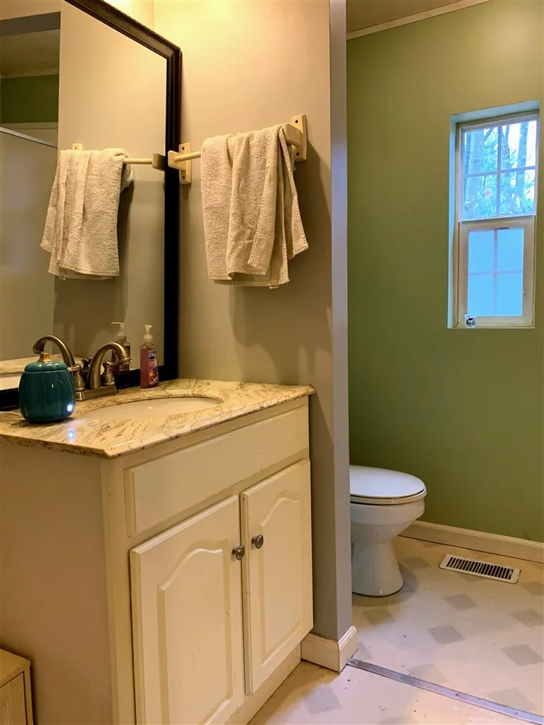 17 Hubbard Road Deering NH 03244