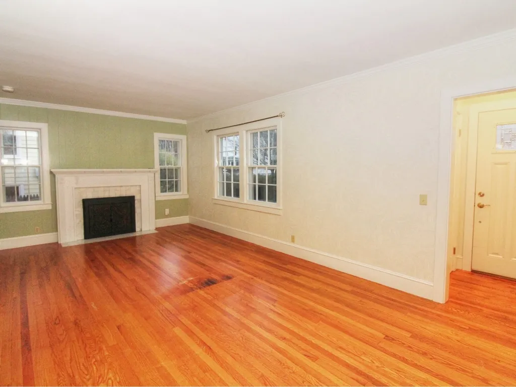 4 Waverly Street Essex Junction VT 05452