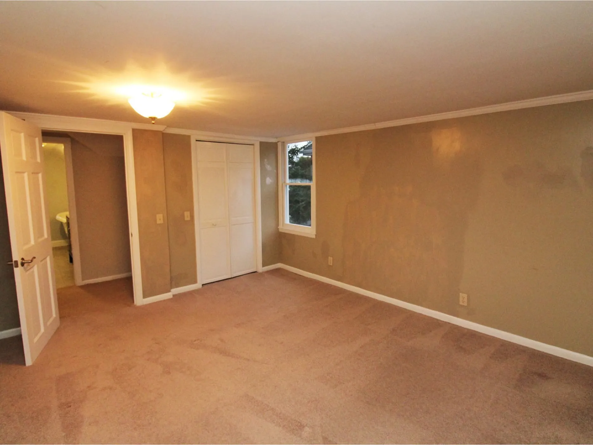 4 Waverly Street Essex Junction VT 05452