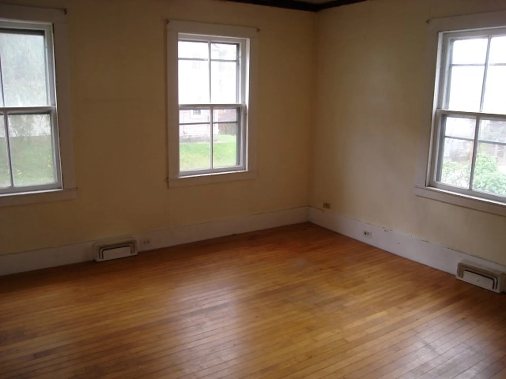 33 Bay Road Newmarket NH 03857