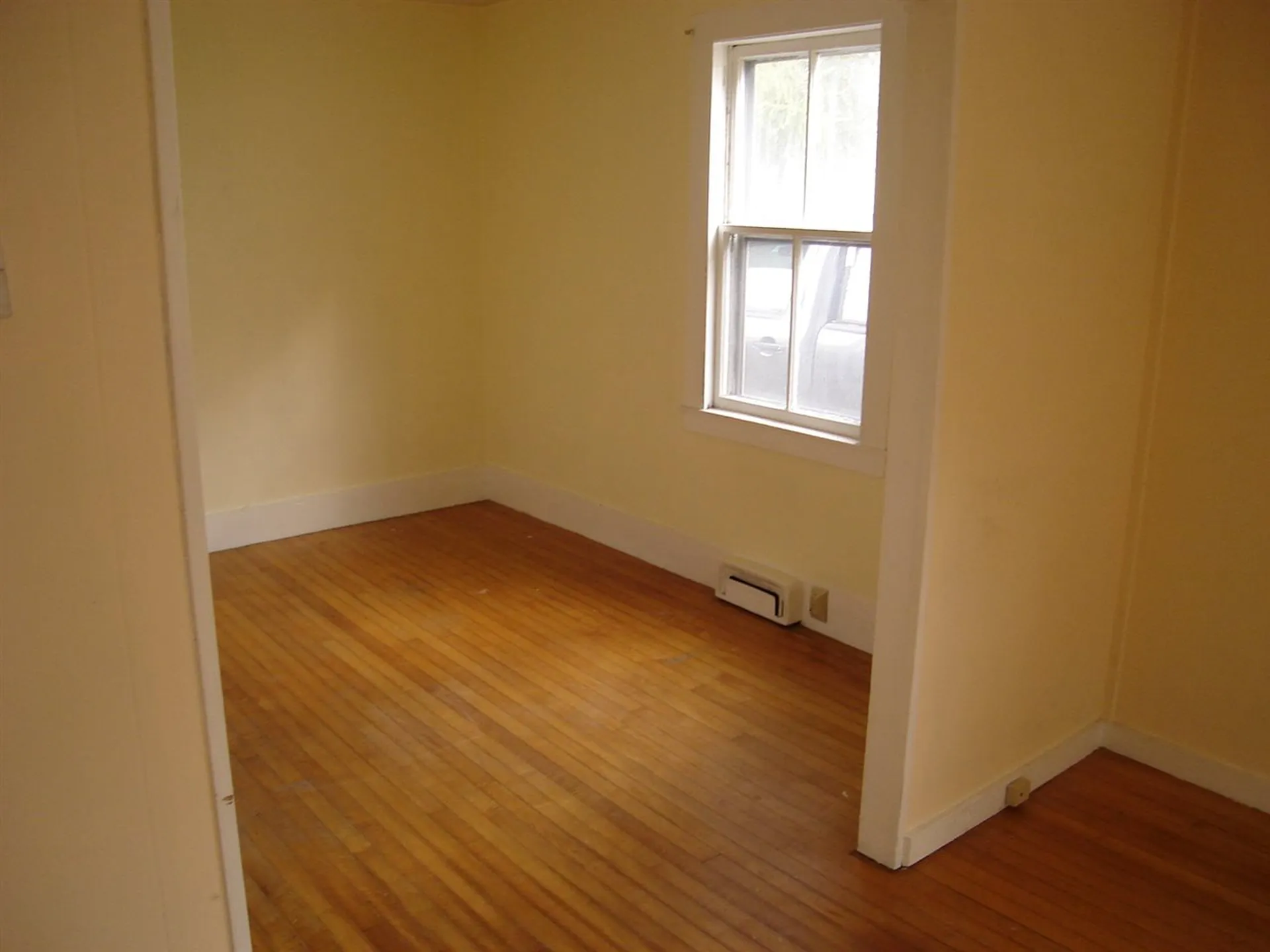 33 Bay Road Newmarket NH 03857