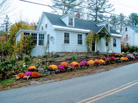 33 Bay Road Newmarket NH 03857