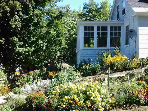 33 Bay Road Newmarket NH 03857