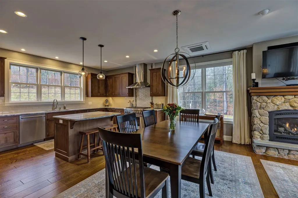 611 Waukeena Lake Road Danbury NH 03230