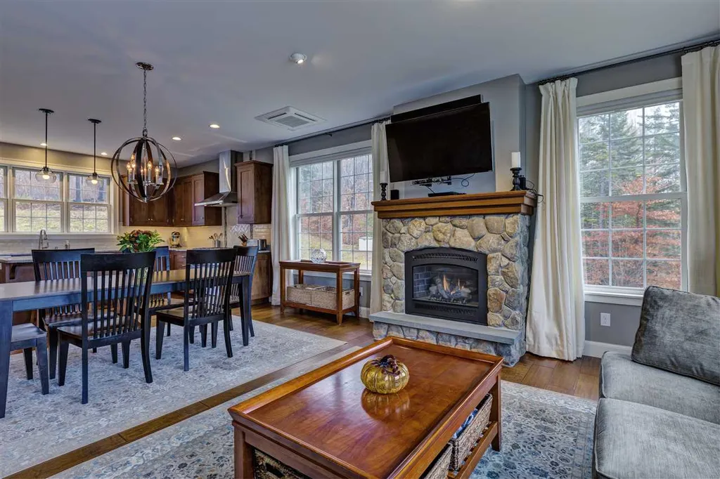 611 Waukeena Lake Road Danbury NH 03230