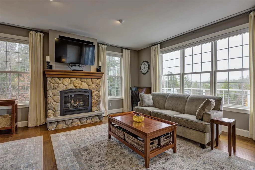 611 Waukeena Lake Road Danbury NH 03230