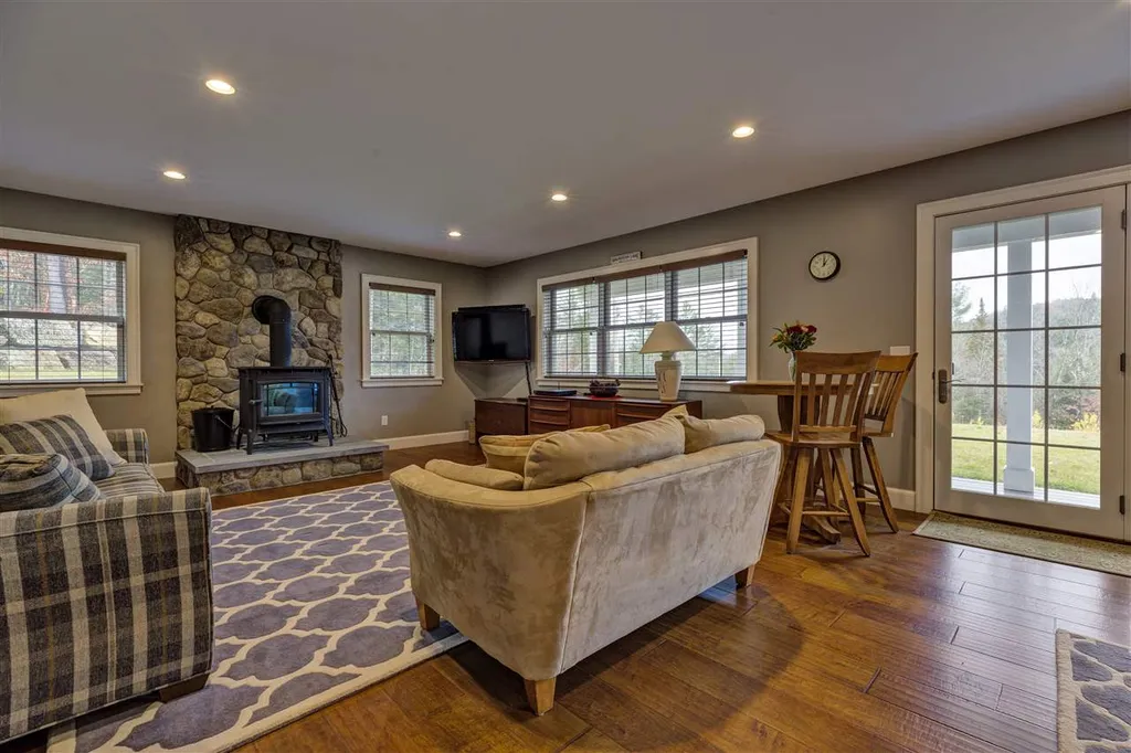 611 Waukeena Lake Road Danbury NH 03230