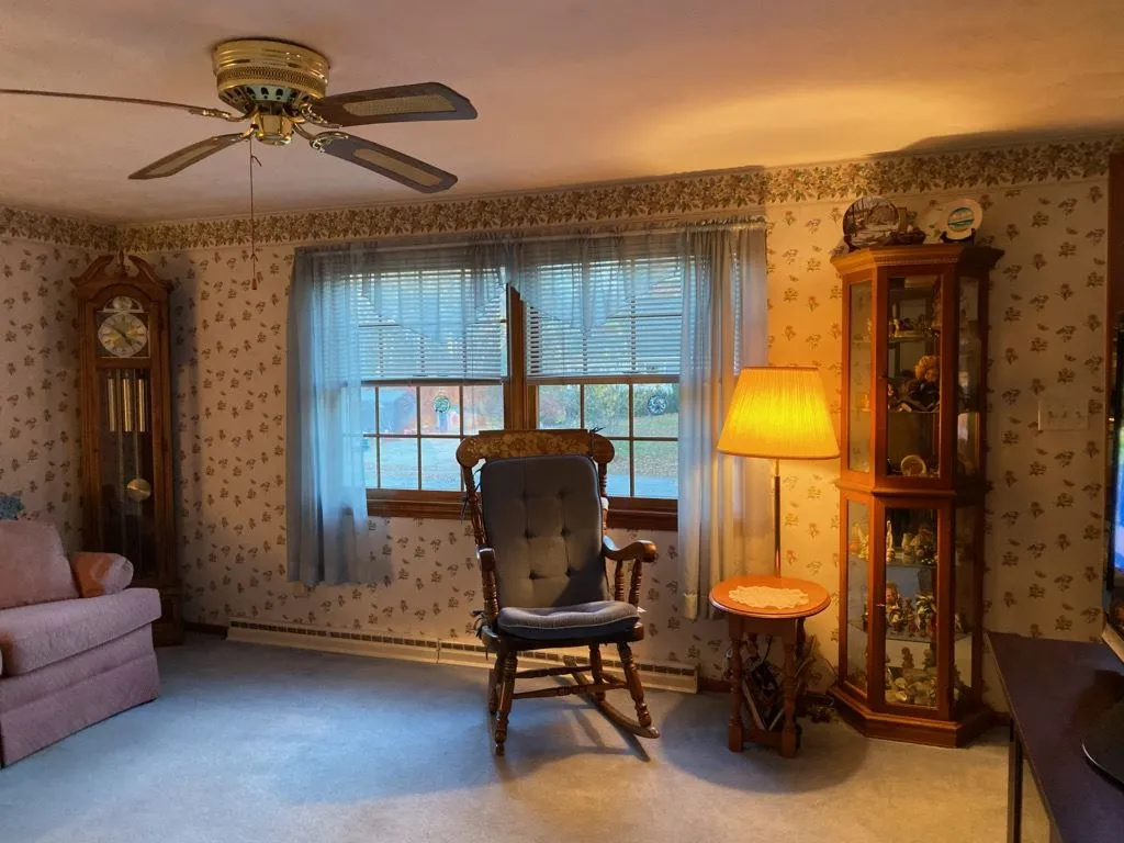 11 Thomas Avenue Pelham NH 03076