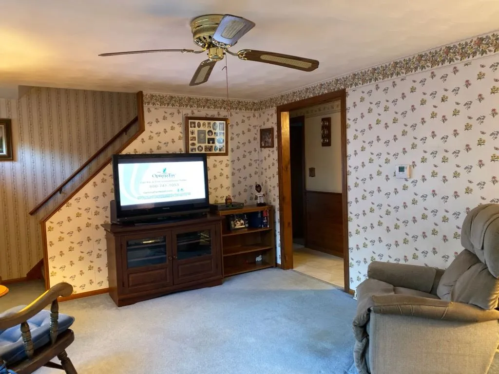 11 Thomas Avenue Pelham NH 03076