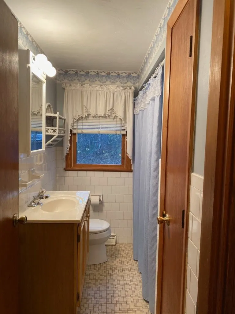 11 Thomas Avenue Pelham NH 03076
