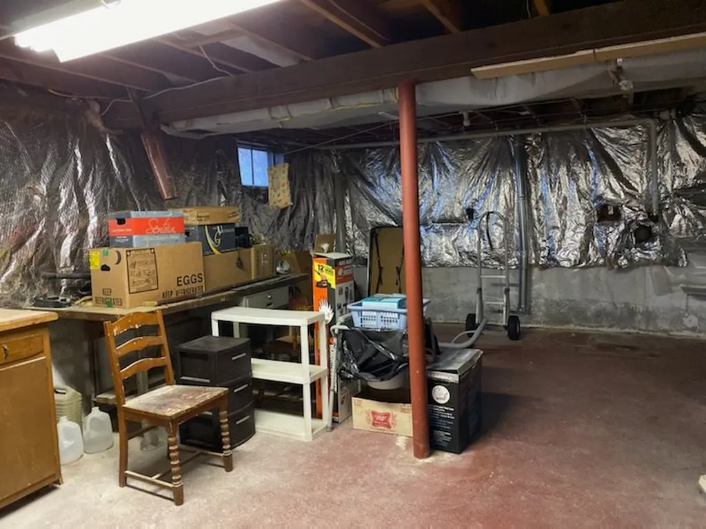 11 Thomas Avenue Pelham NH 03076
