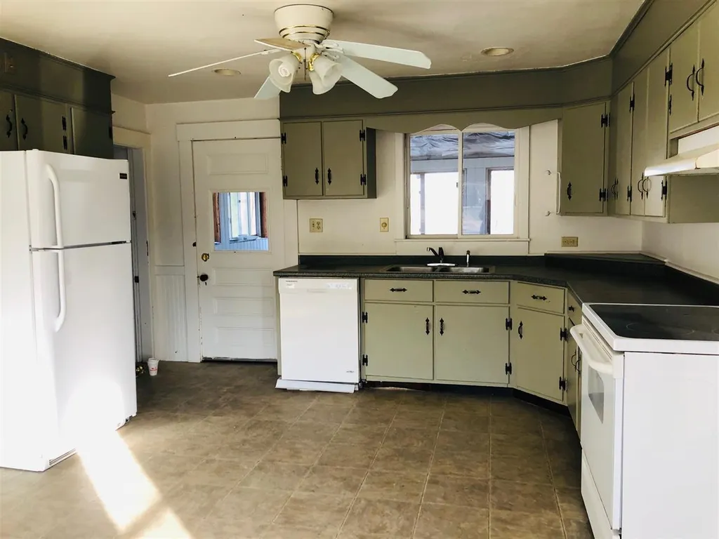 39 Maple Street Milford NH 03055