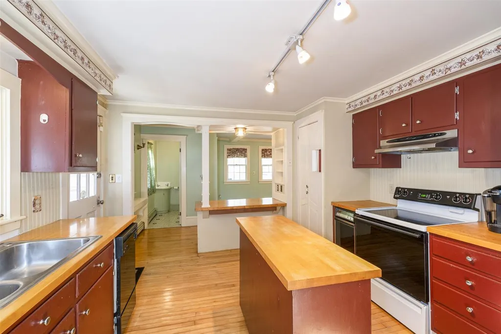 7 Anniversary Hill Road Alton NH 03810