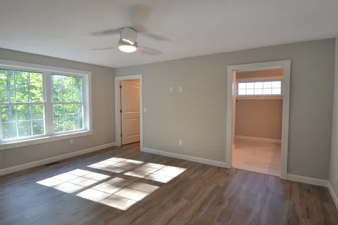 39 Clover Lane Londonderry NH 03053
