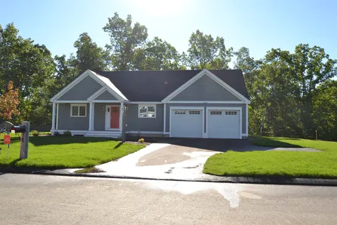 39 Clover Lane Londonderry NH 03053