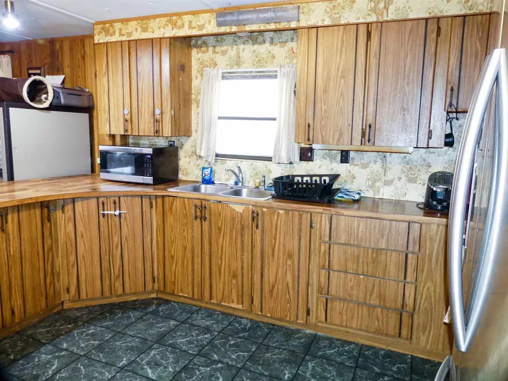 42 Pine Gate Road Plymouth NH 03264-3312