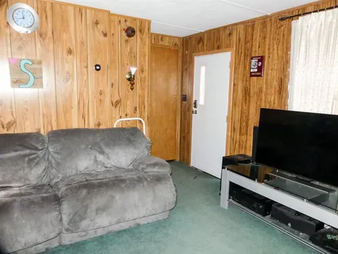 42 Pine Gate Road Plymouth NH 03264-3312
