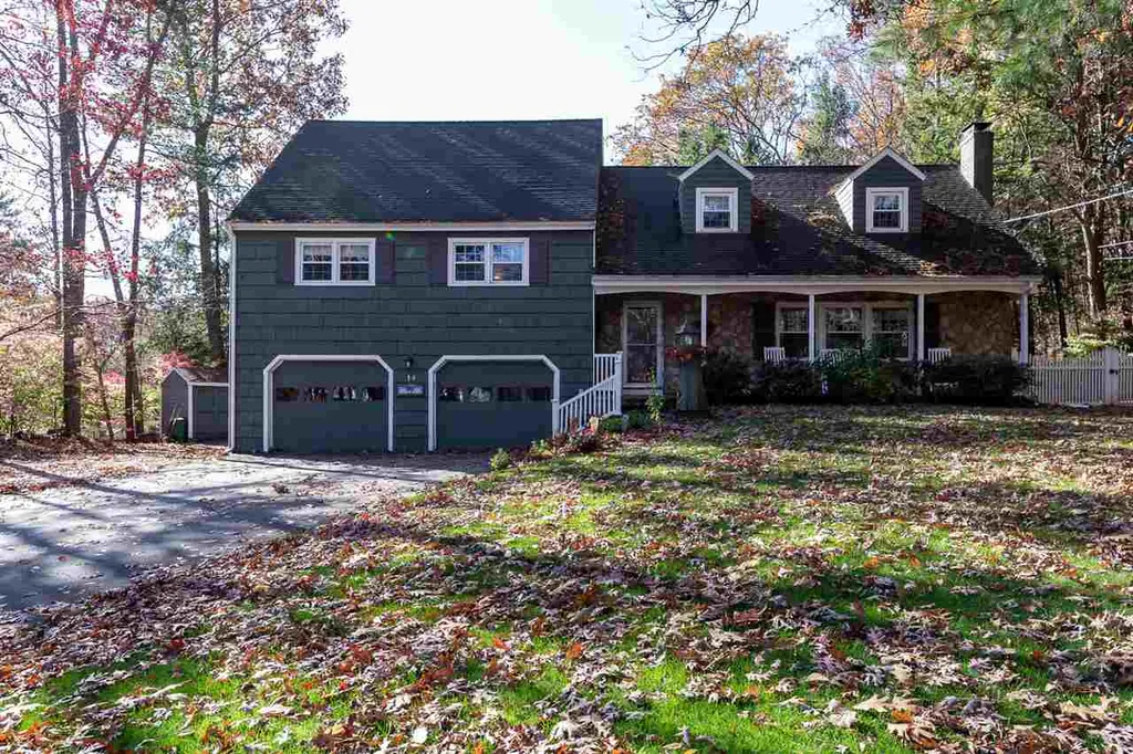 14 Meredith Drive Nashua NH 03063
