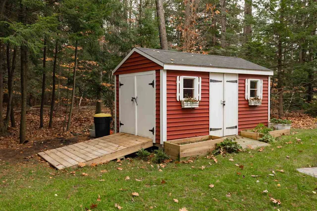2 Winslow Drive Exeter NH 03833