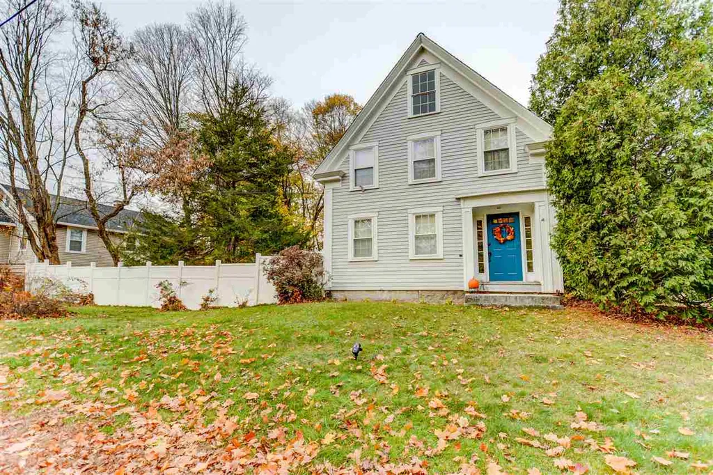 4 Harriman Road Raymond NH 03077