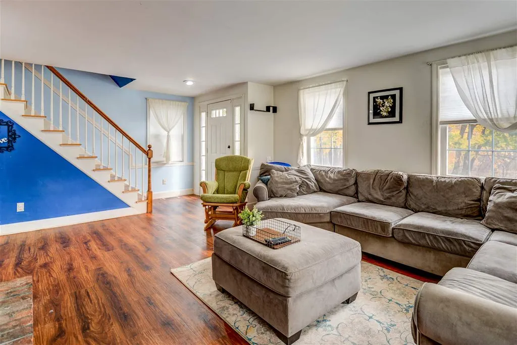 4 Harriman Road Raymond NH 03077