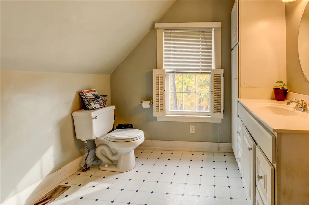 4 Harriman Road Raymond NH 03077