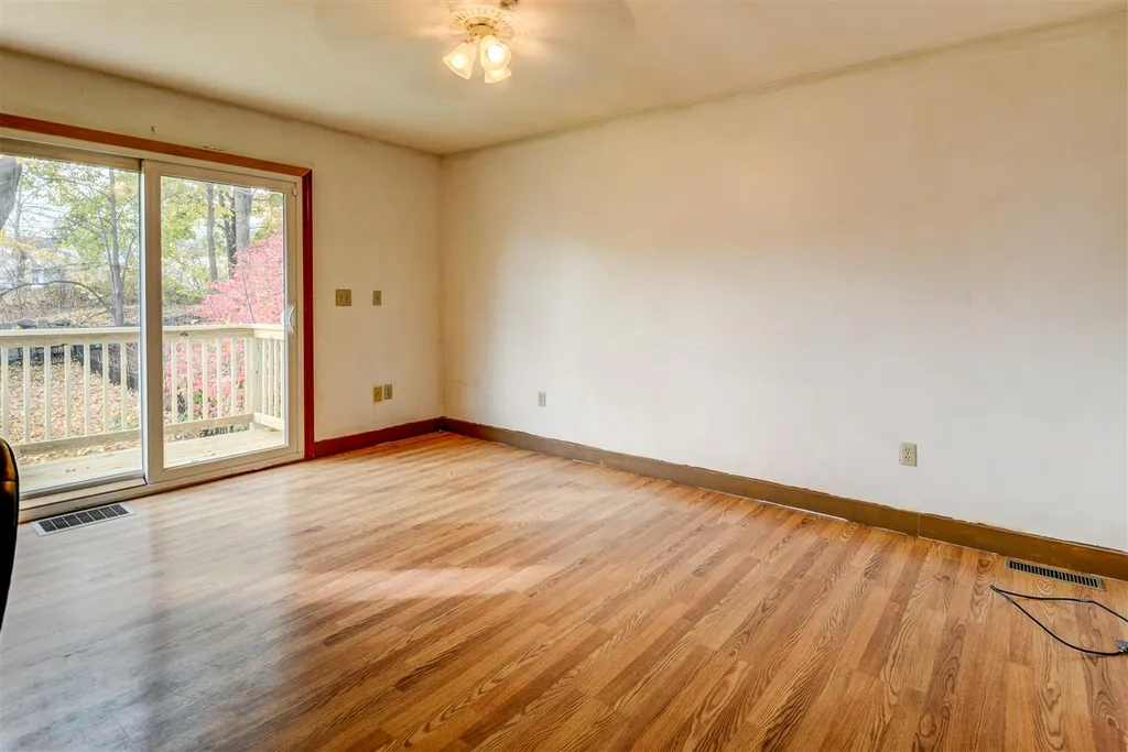 4 Harriman Road Raymond NH 03077