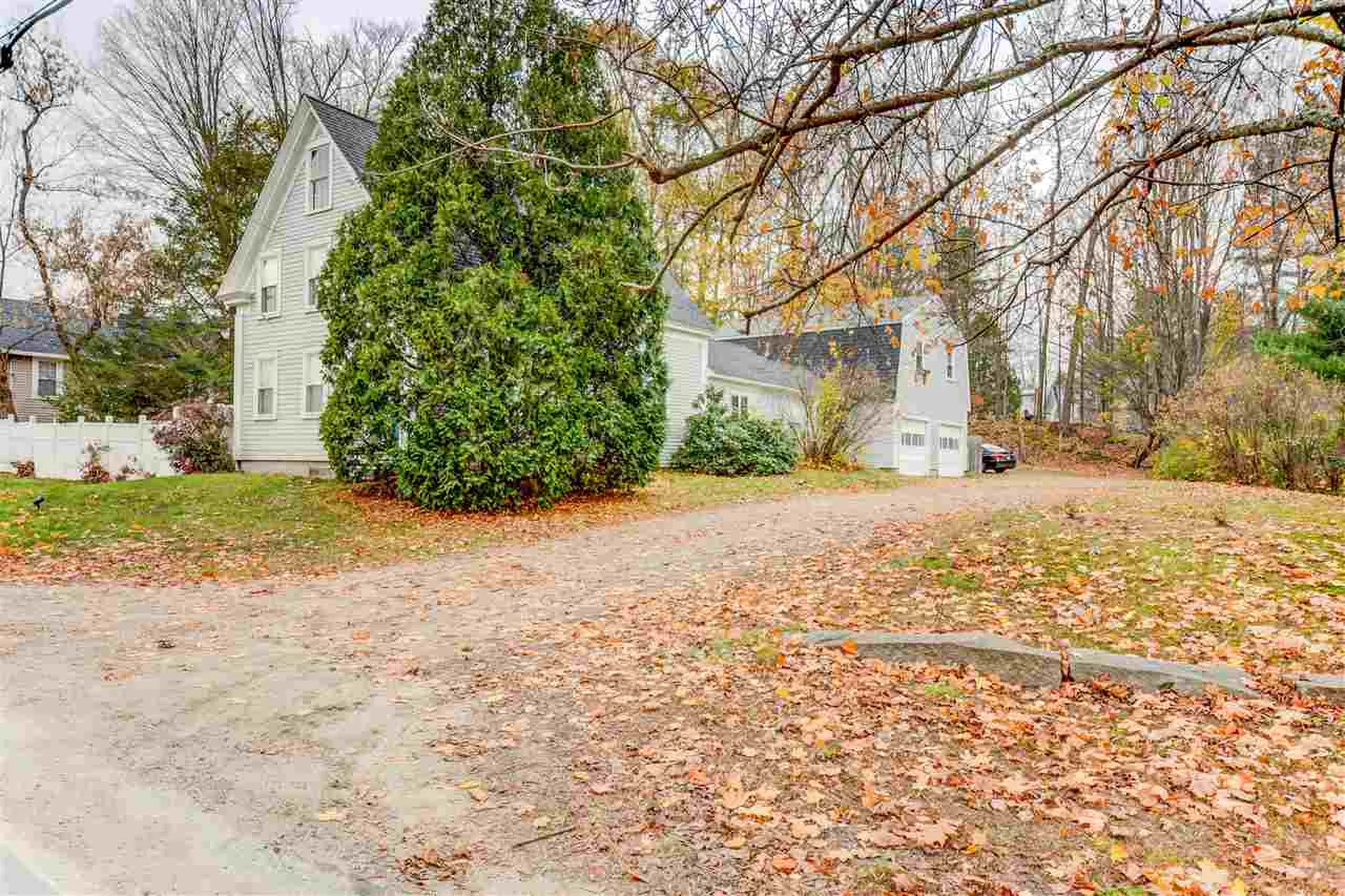4 Harriman Road Raymond NH 03077