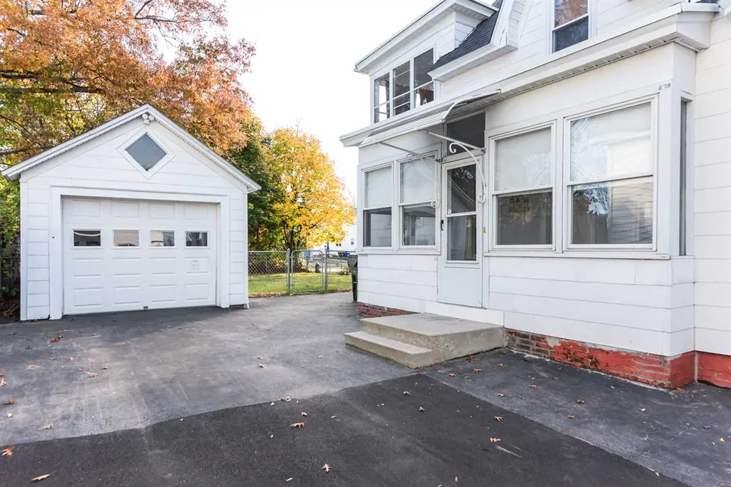 853 Somerville Street Manchester NH 03103