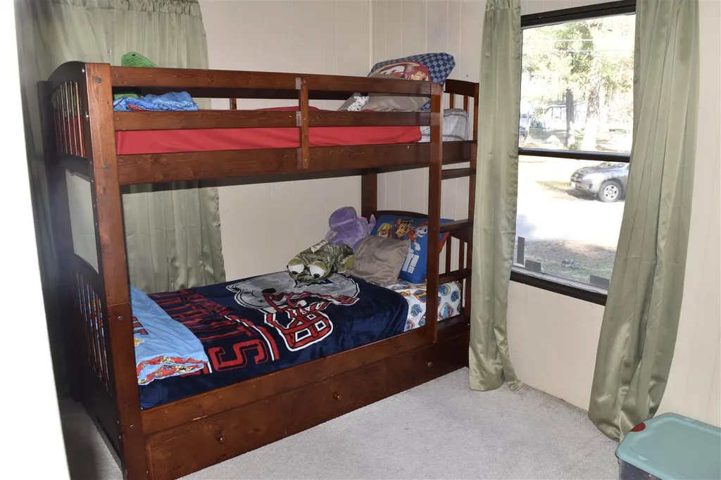 18 Saturn Lane Nashua NH 03062