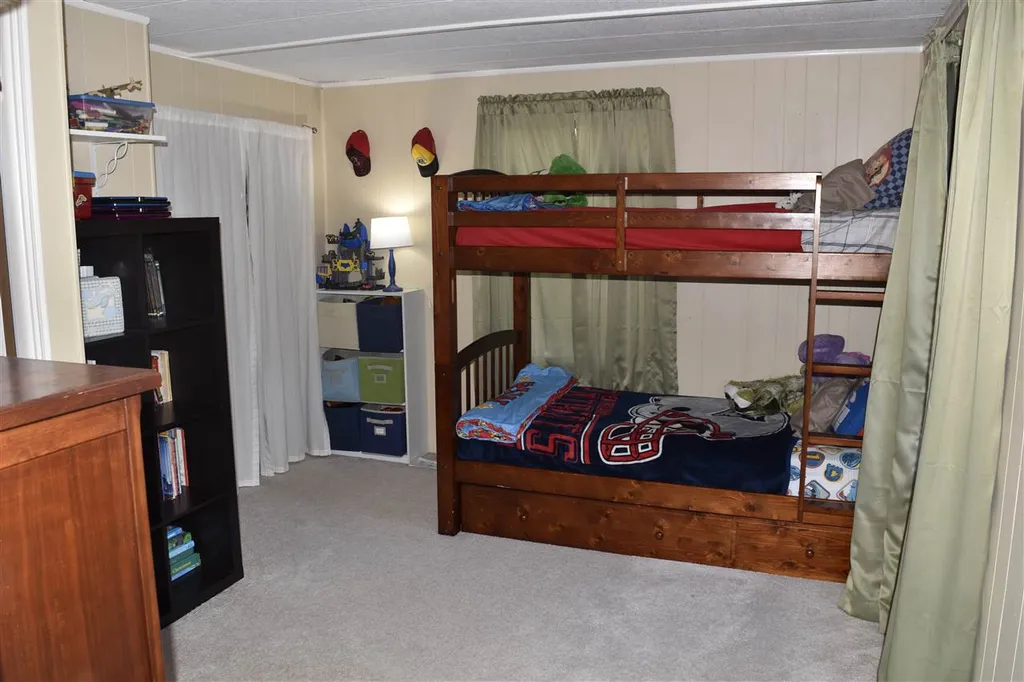 18 Saturn Lane Nashua NH 03062