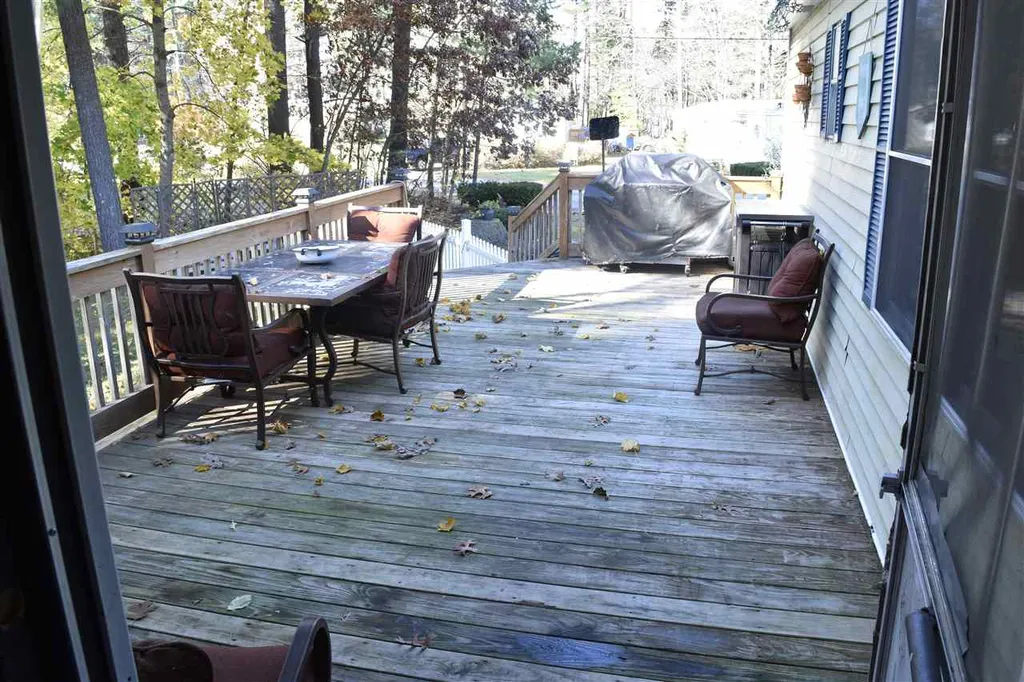 18 Saturn Lane Nashua NH 03062
