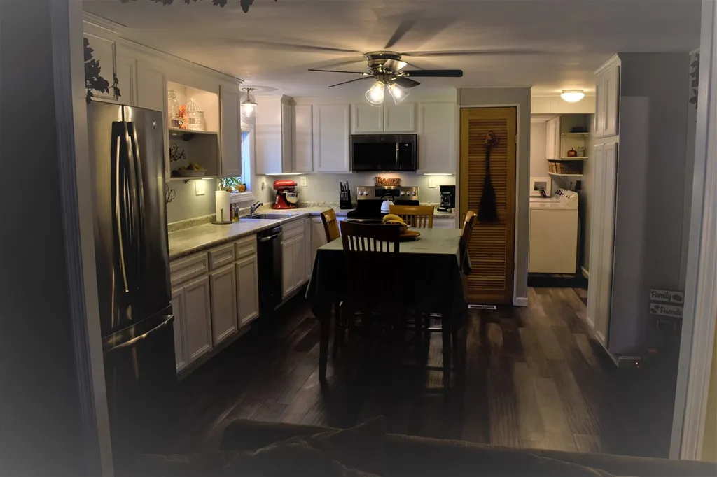 18 Saturn Lane Nashua NH 03062